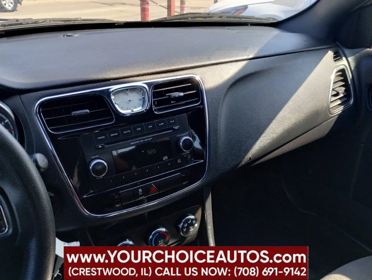 2014 Chrysler 200 LX - Photo 30