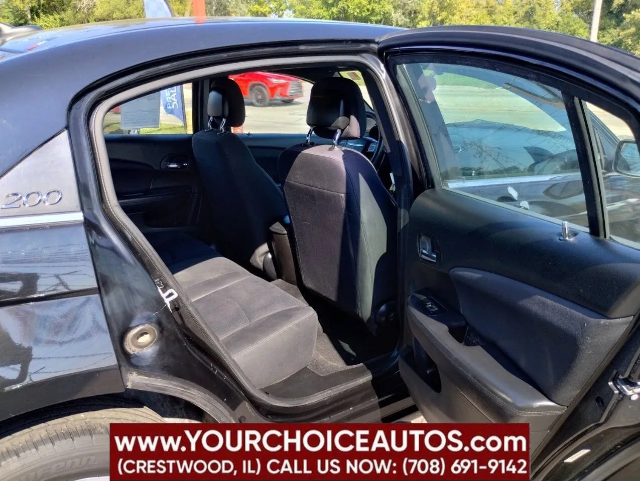 2014 Chrysler 200 LX - Photo 18