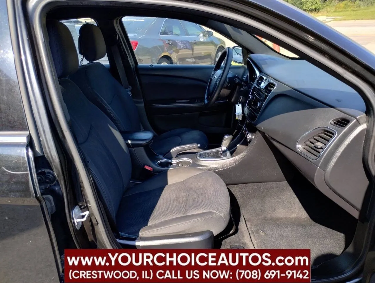 2014 Chrysler 200 LX - Photo 21