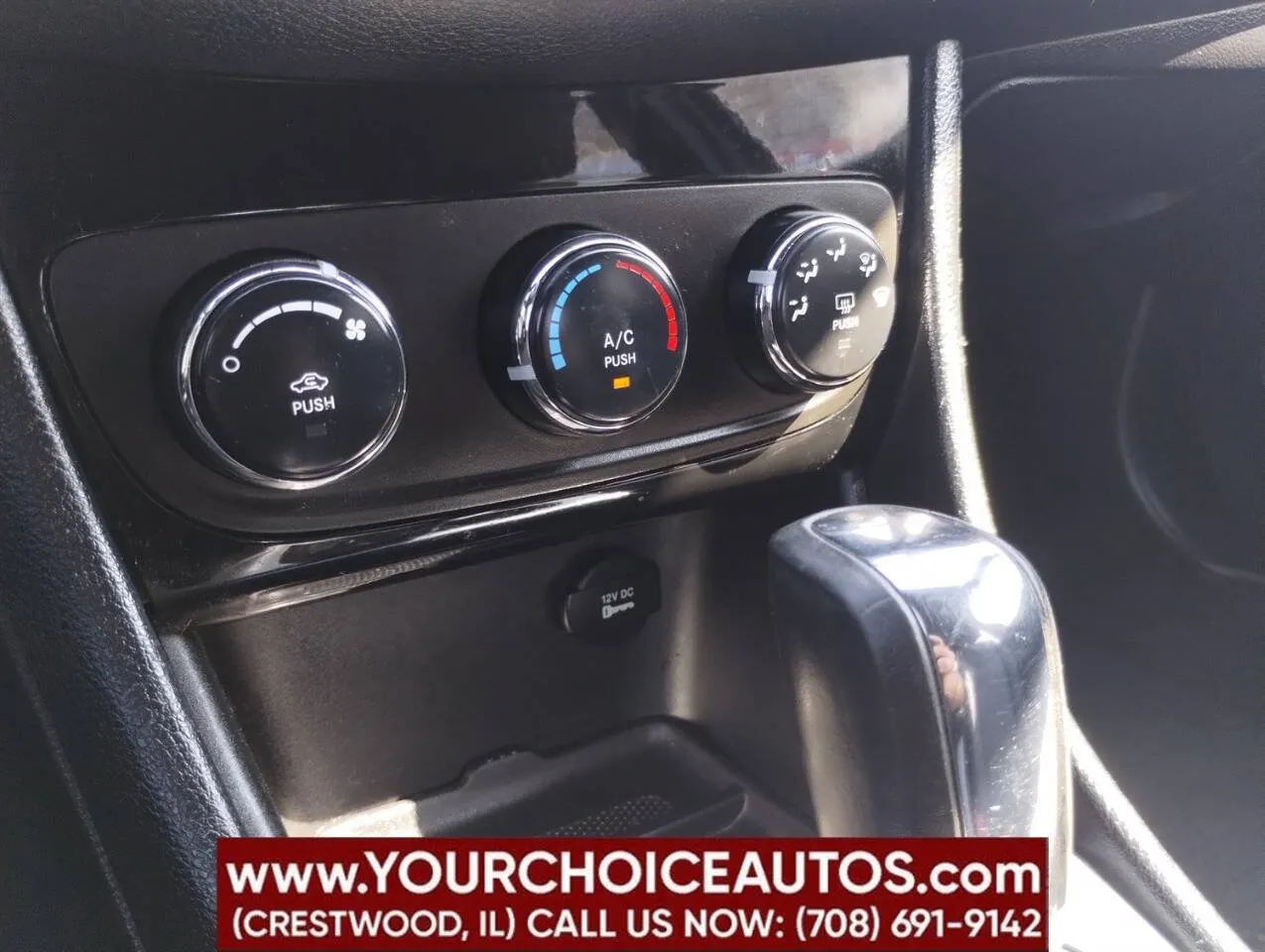 2014 Chrysler 200 LX - Photo 31