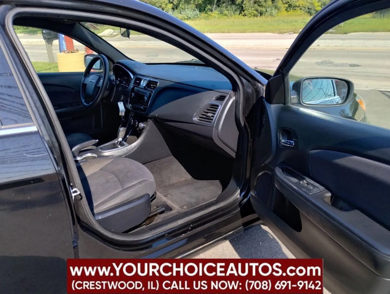 2014 Chrysler 200 LX - Photo 20