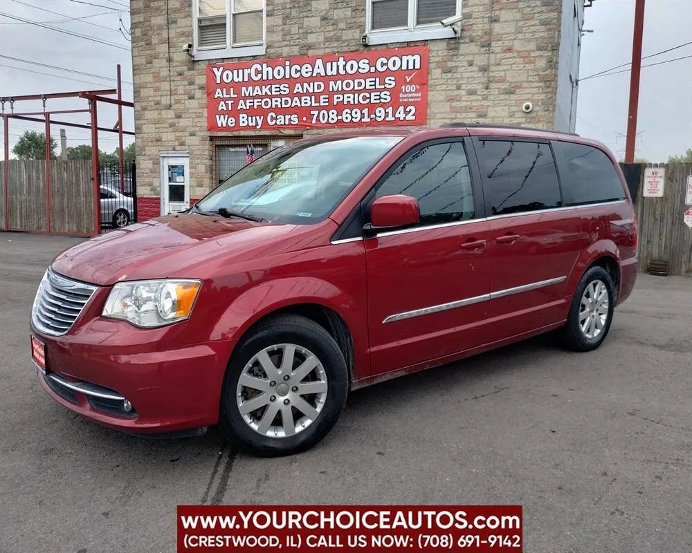 Red 2015 Chrysler Town & Country Touring for sale in Crestwood, IL