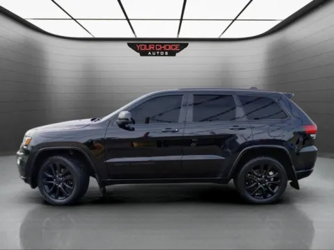 Photos of 2018 Jeep Grand Cherokee Altitude for sale in Crestwood, IL at Your Choice Autos - Crestwood
