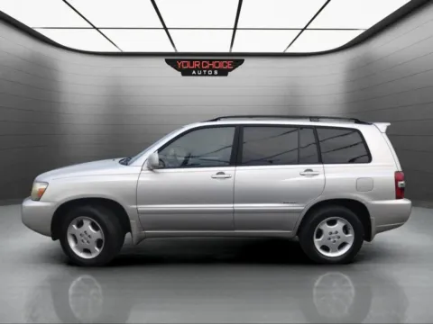 Photos of 2007 Toyota Highlander Sport AWD 4dr SUV w/3rd Row for sale in Crestwood, IL at Your Choice Autos - Crestwood