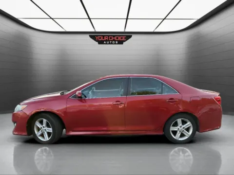 Photos of 2014 Toyota Camry SE 4dr Sedan for sale in Crestwood, IL at Your Choice Autos - Crestwood