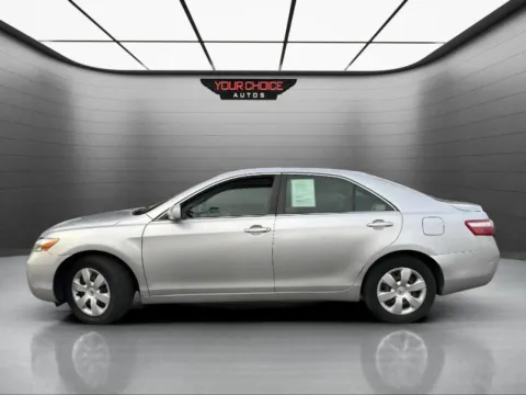 Photos of 2009 Toyota Camry Base 4dr Sedan 5A for sale in Crestwood, IL at Your Choice Autos - Crestwood