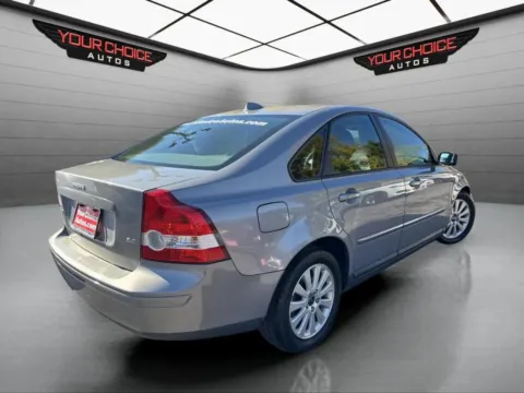 More photos of 2005 Volvo S40 2.4i 4dr Sedan at Your Choice Autos - Crestwood, IL
