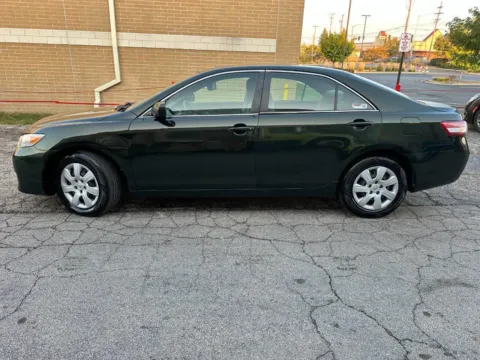 Photos of 2010 Toyota Camry LE 4dr Sedan 6A for sale in Joliet, IL at Your Choice Autos - Joliet
