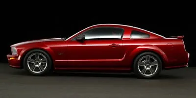 Red 2005 Ford Mustang GT Deluxe 2dr Fastback for sale in Joliet, IL