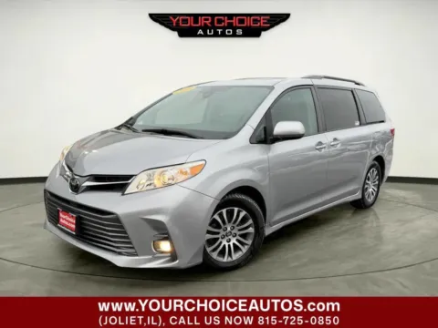 Silver 2018 Toyota Sienna XLE 8 Passenger 4dr Mini Van for sale in Joliet, IL