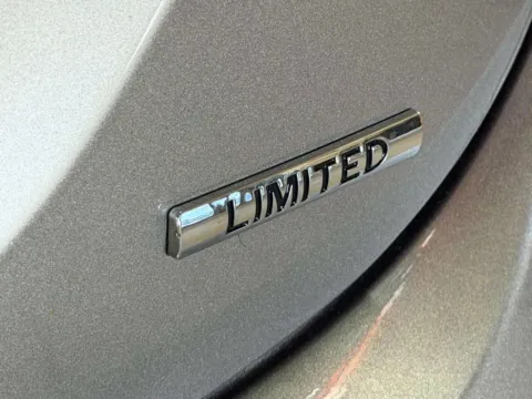 More photos of 2011 Hyundai Elantra Ltd at Your Choice Autos - Joliet, IL