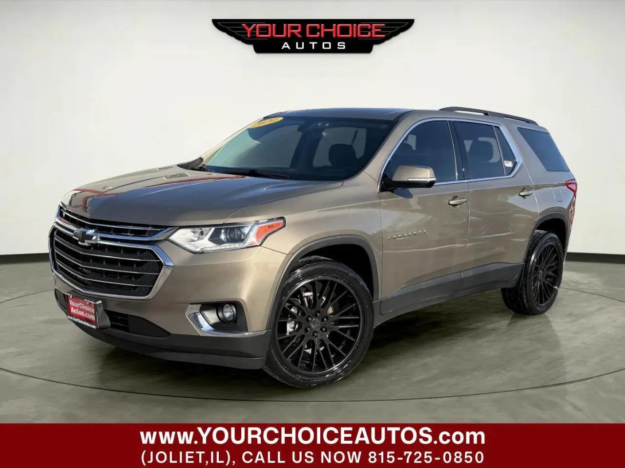 Gray 2020 Chevrolet Traverse LT Cloth for sale in Joliet, IL