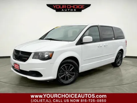 White 2017 Dodge Grand Caravan SE Plus for sale in Joliet, IL