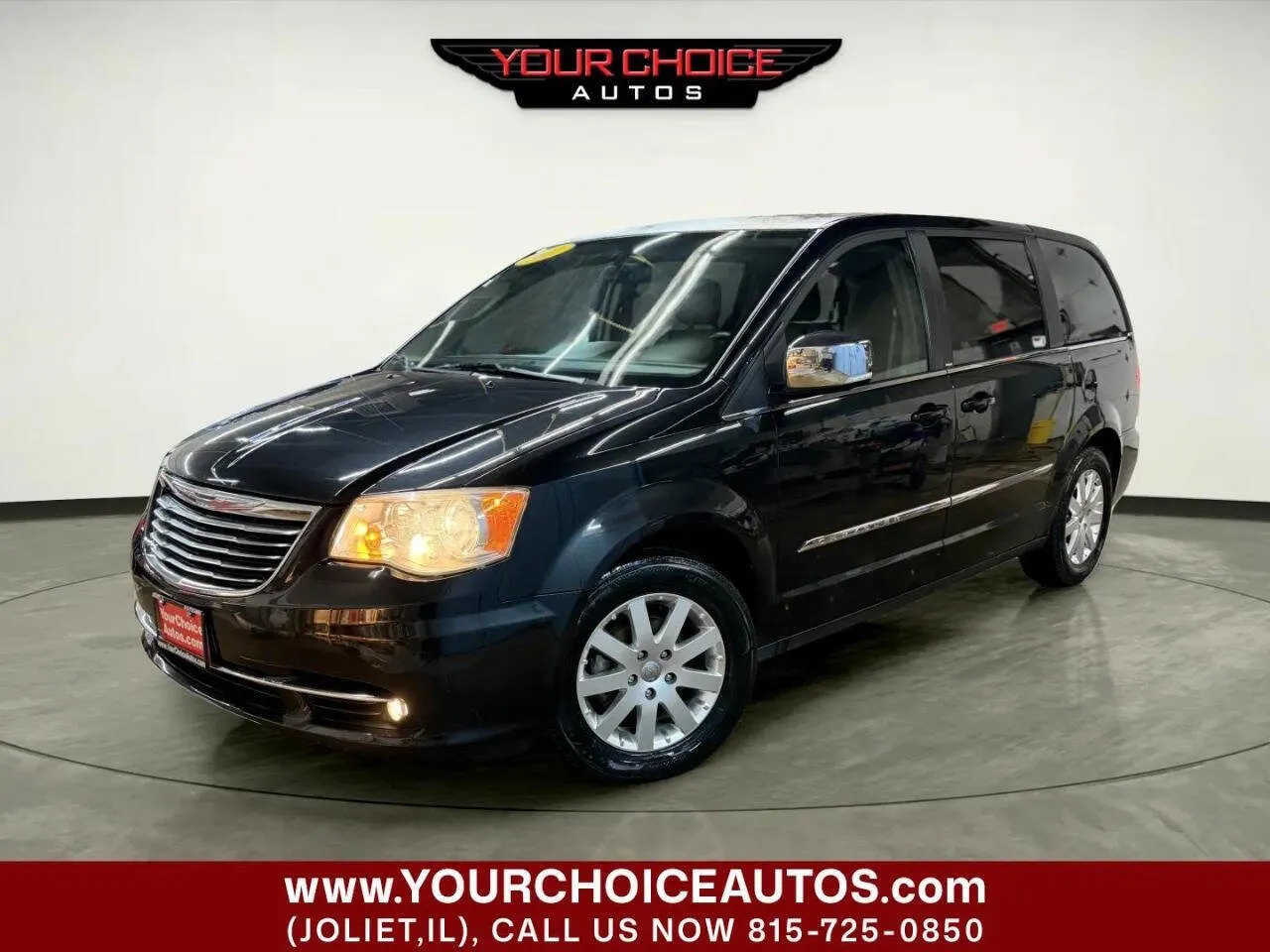 Black 2011 Chrysler Town & Country Touring-L for sale in Joliet, IL