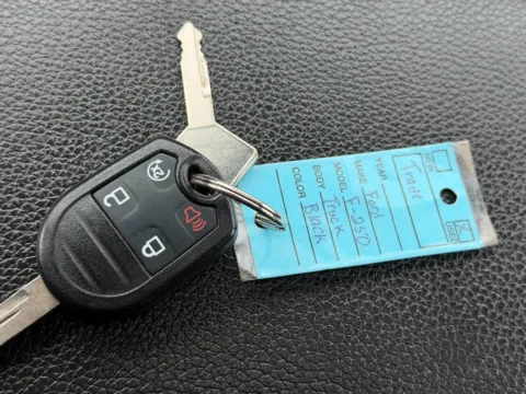 Black 2013 Ford Super Duty F-250 SRW Lariat 4x4 4dr Crew Cab 6.8 ft. SB Pickup for sale in Joliet, IL