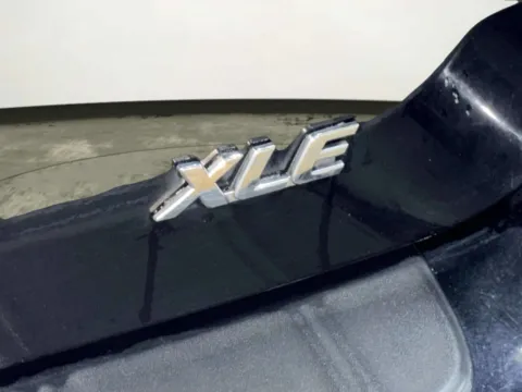 More photos of 2019 Toyota Sienna XLE 8 Passenger 4dr Mini Van at Your Choice Autos - Joliet, IL