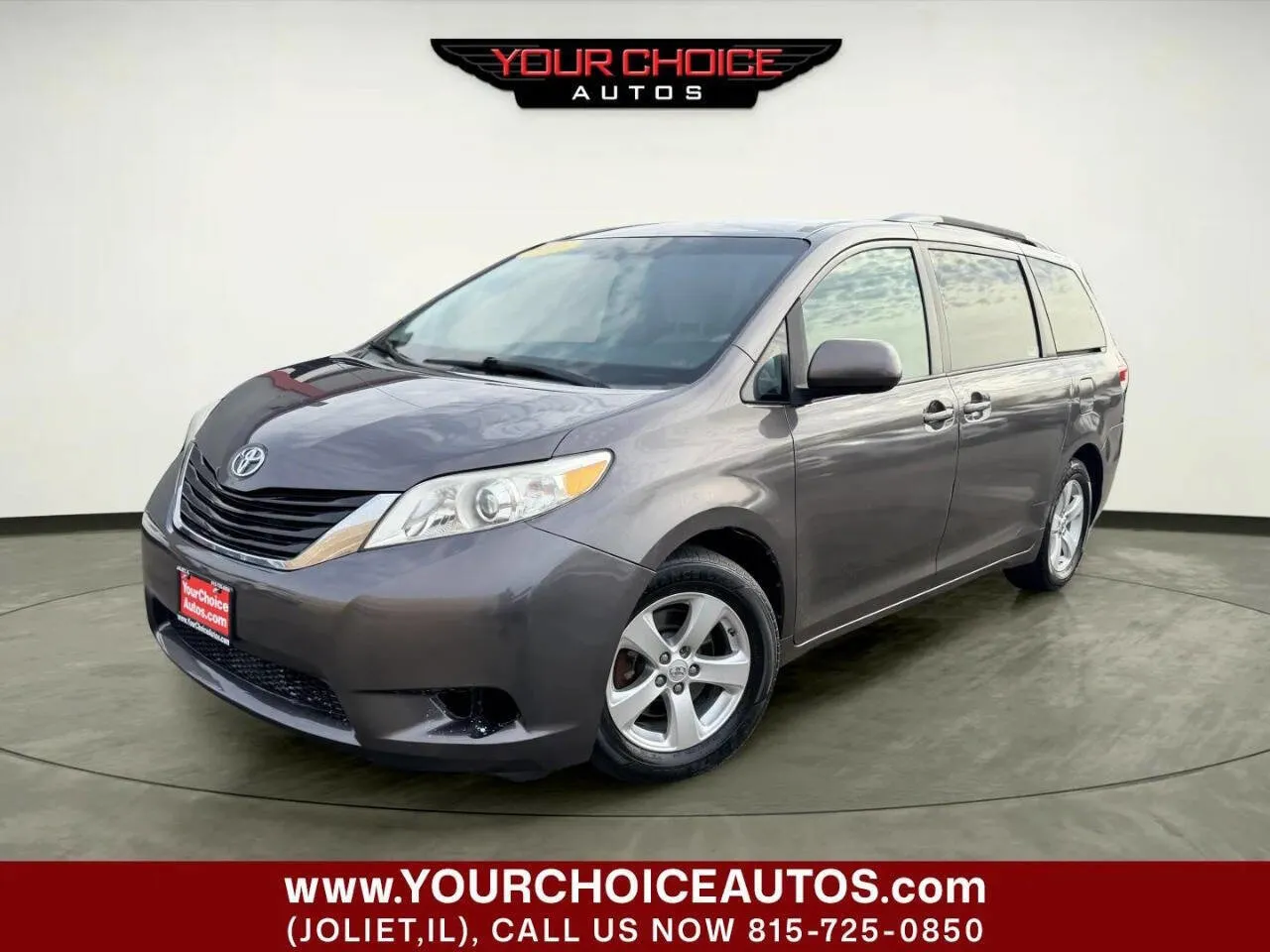 Gray 2013 Toyota Sienna LE 8 Passenger 4dr Mini Van for sale in Joliet, IL