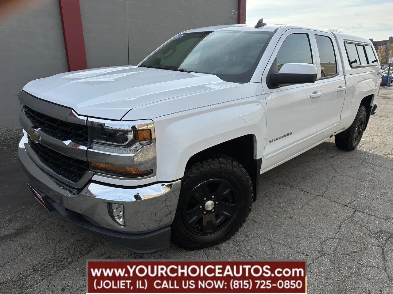 White 2017 Chevrolet Silverado 1500 LT for sale in Joliet, IL