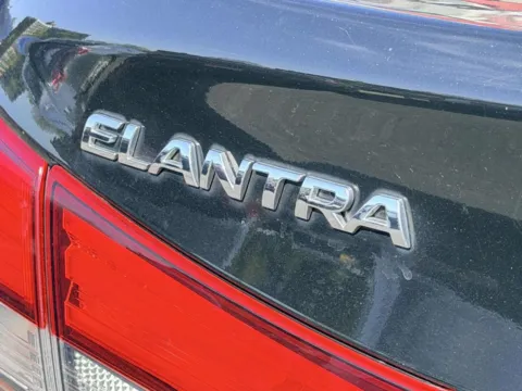 More photos of 2016 Hyundai Elantra SE at Your Choice Autos - Joliet, IL