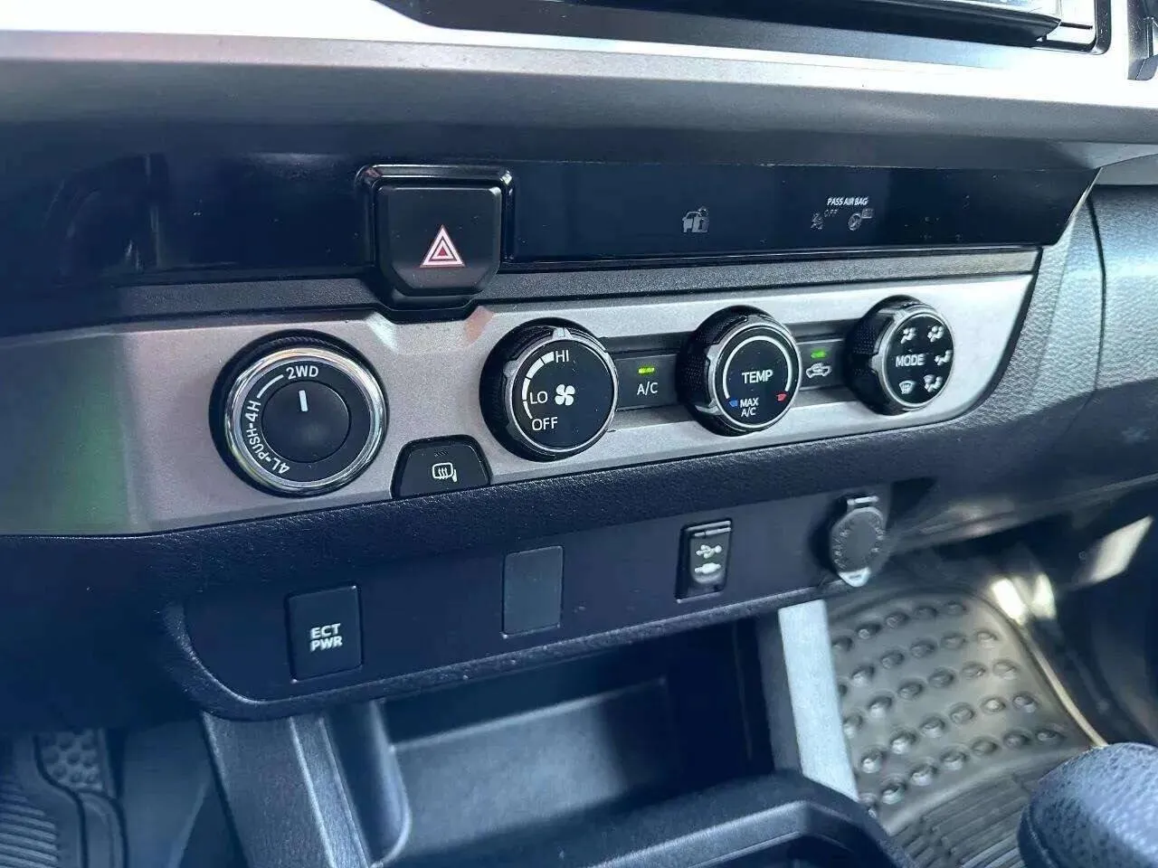 2018 Toyota Tacoma SR5 - Photo 54