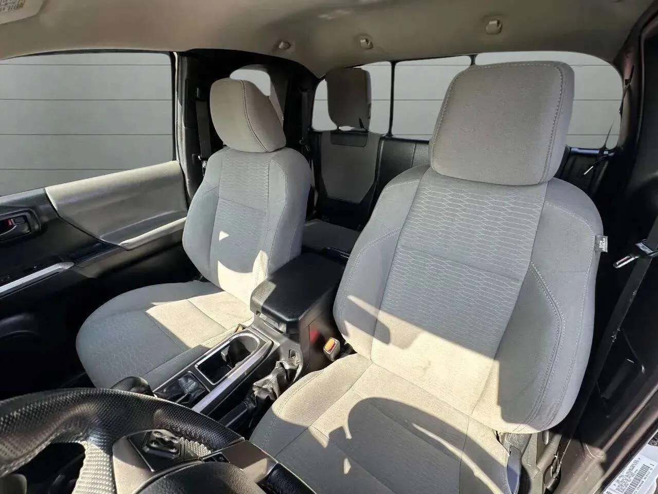 2018 Toyota Tacoma SR5 - Photo 28