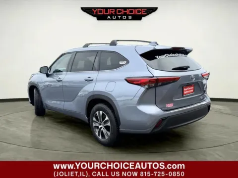 Another view of 2020 Toyota Highlander XLE for sale in Joliet, IL at Your Choice Autos - Joliet