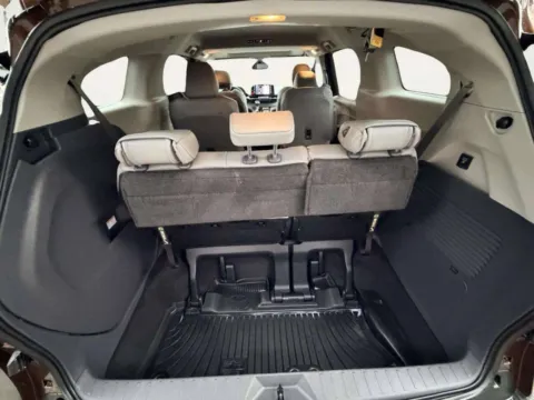 More photos of 2022 Toyota Sienna XLE at Your Choice Autos - Joliet, IL
