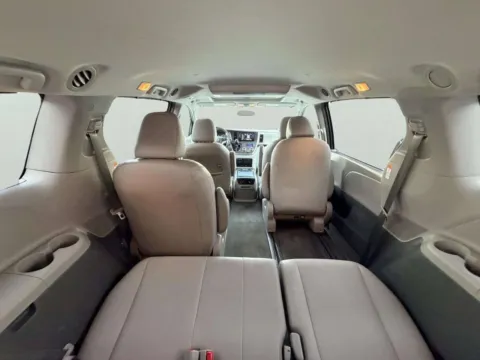 More photos of 2016 Toyota Sienna XLE Premium 7 Passenger AWD 4dr Mini Van at Your Choice Autos - Joliet, IL