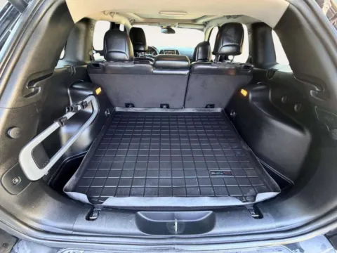 More photos of 2017 Jeep Cherokee Trailhawk at Your Choice Autos - Joliet, IL