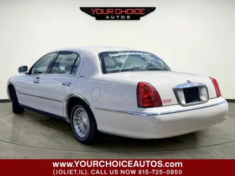 Another view of 2001 Lincoln Town Car Executive for sale in Joliet, IL at Your Choice Autos - Joliet