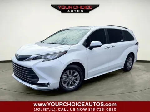White 2023 Toyota Sienna XLE 7 Passenger 4dr Mini Van for sale in Joliet, IL