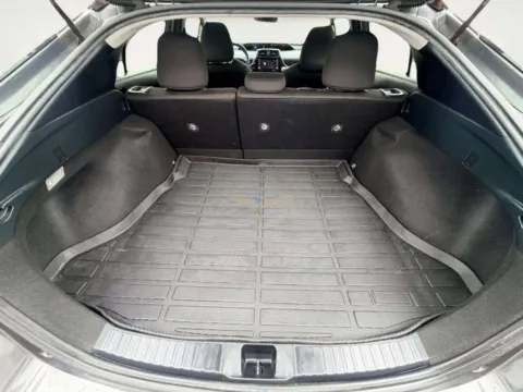 More photos of 2022 Toyota Prius LE 4dr Hatchback at Your Choice Autos - Joliet, IL