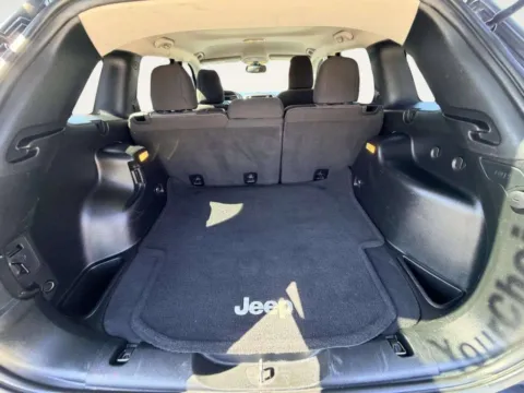 More photos of 2017 Jeep Cherokee Altitude at Your Choice Autos - Joliet, IL