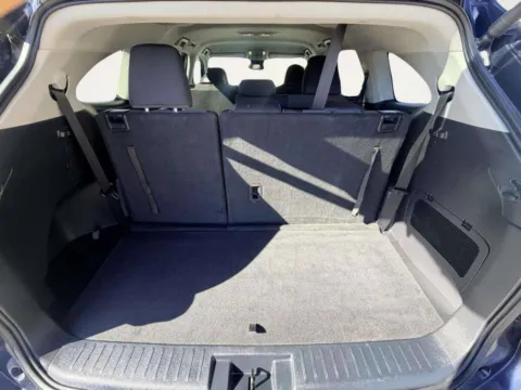 More photos of 2022 Toyota Highlander LE at Your Choice Autos - Joliet, IL