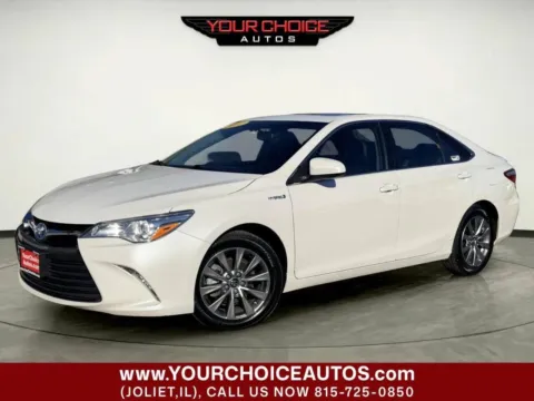 White 2017 Toyota Camry XLE 4dr Sedan for sale in Joliet, IL