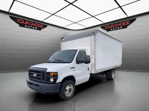 White 2014 Ford Econoline Commercial Cutaway E 350 SD 2dr 176 in. WB DRW Cutaway Chassis for sale in Joliet, IL