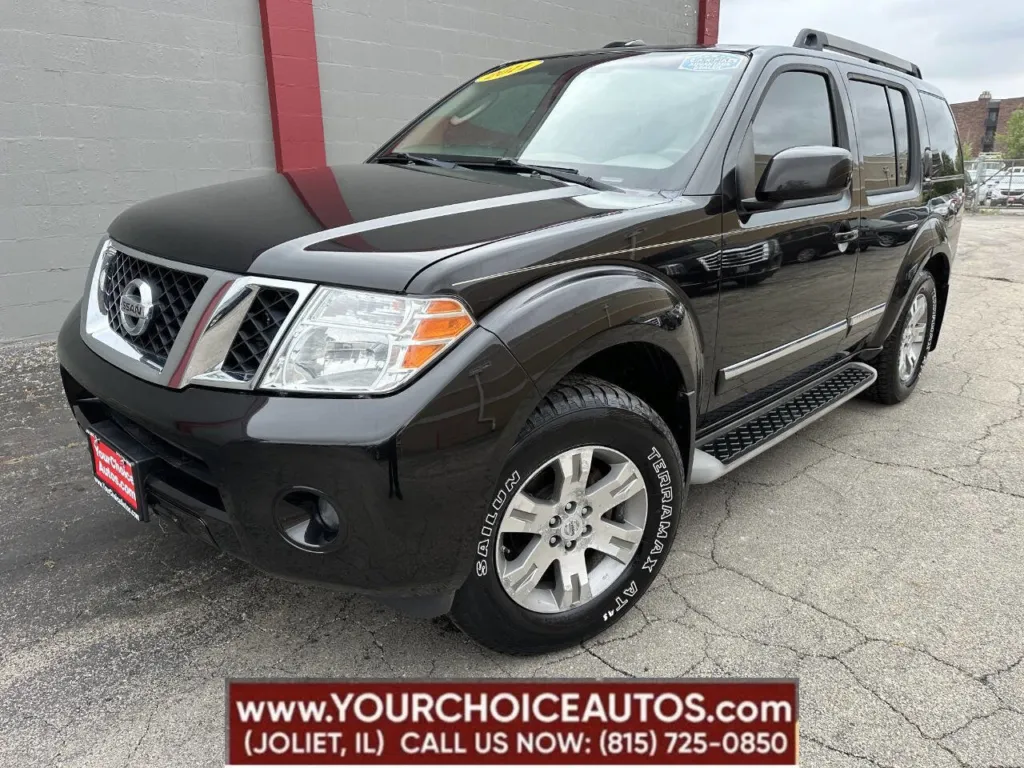 2011 Nissan Pathfinder Silver for sale in Joliet, IL