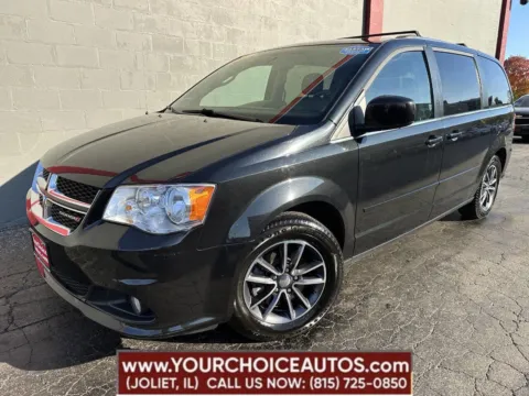 Black 2017 Dodge Grand Caravan SXT for sale in Joliet, IL