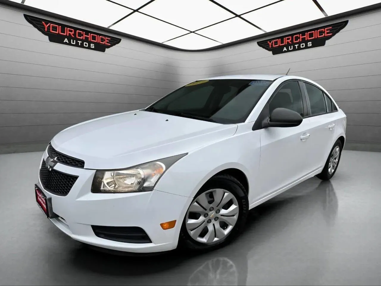 White 2013 Chevrolet Cruze LS for sale in Joliet, IL