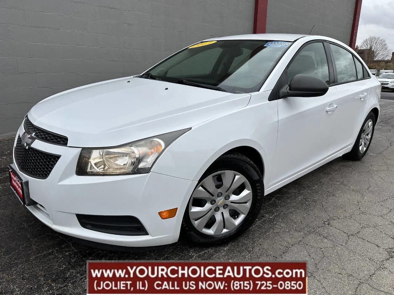 White 2013 Chevrolet Cruze LS for sale in Joliet, IL