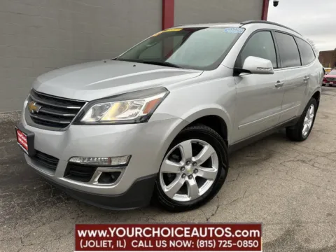 Silver 2017 Chevrolet Traverse LT for sale in Joliet, IL