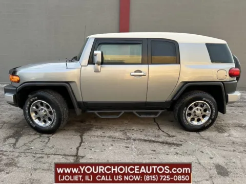 Photos of 2011 Toyota FJ Cruiser Base 4x4 4dr SUV 5A for sale in Joliet, IL at Your Choice Autos - Joliet
