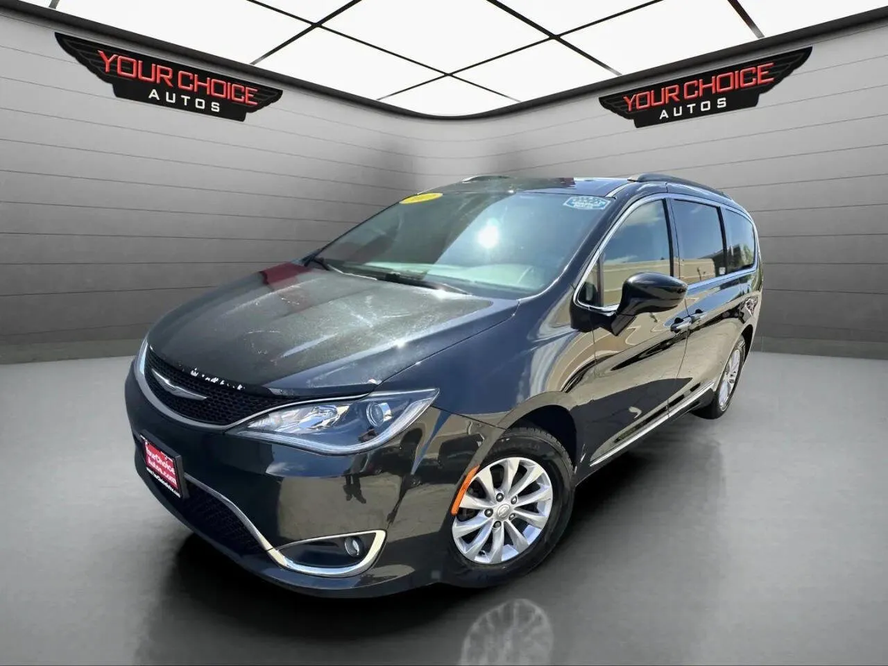 Black 2017 Chrysler Pacifica Touring-L for sale in Joliet, IL