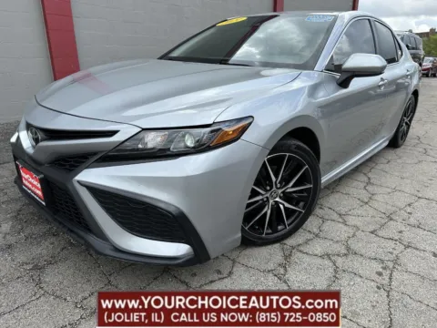 Silver 2021 Toyota Camry SE AWD 4dr Sedan for sale in Joliet, IL