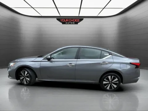 Photos of 2021 Nissan Altima 2.5 SV for sale in Joliet, IL at Your Choice Autos - Joliet