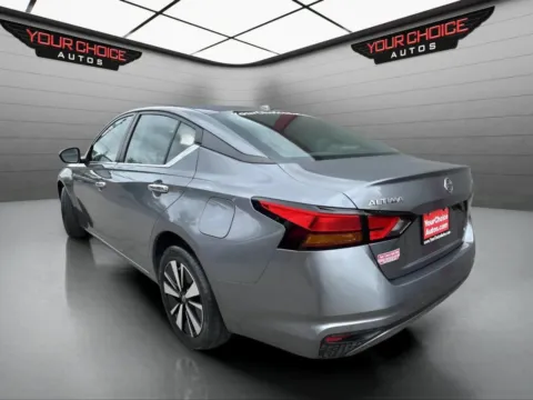 Another view of 2021 Nissan Altima 2.5 SV for sale in Joliet, IL at Your Choice Autos - Joliet