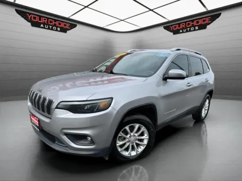 Silver 2019 Jeep Cherokee Latitude for sale in Joliet, IL