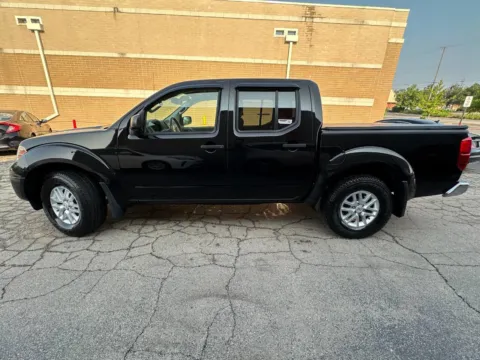 Photos of 2016 Nissan Frontier SV for sale in Joliet, IL at Your Choice Autos - Joliet