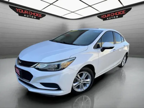 White 2018 Chevrolet Cruze LT for sale in Joliet, IL