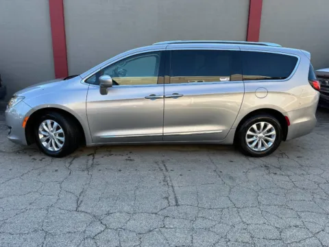 Photos of 2018 Chrysler Pacifica Touring L Plus for sale in Joliet, IL at Your Choice Autos - Joliet